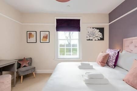 Central, Stunning 2 Bed Apartment With Parking! 剑桥 外观 照片